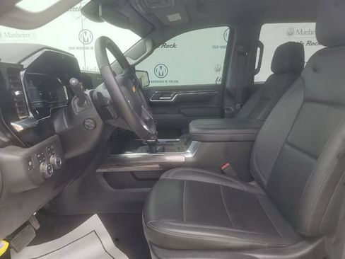 Used 2024 Chevrolet Silverado 1500 LT AWD/4WD image 7