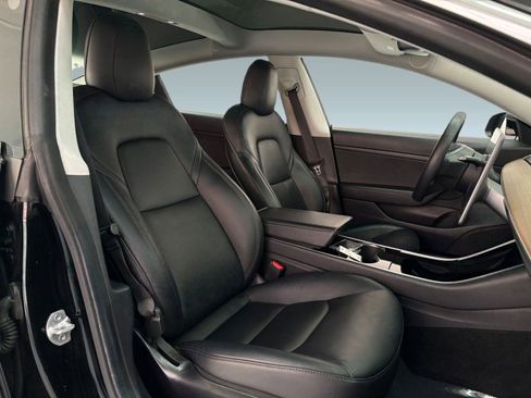 Used 2020 Tesla Model 3 Standard Range image 22