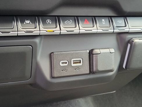 Used 2026 Chevrolet Silverado 1500 Custom RWD image 9
