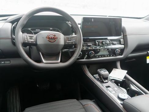 New 2026 Nissan Pathfinder SV image 12