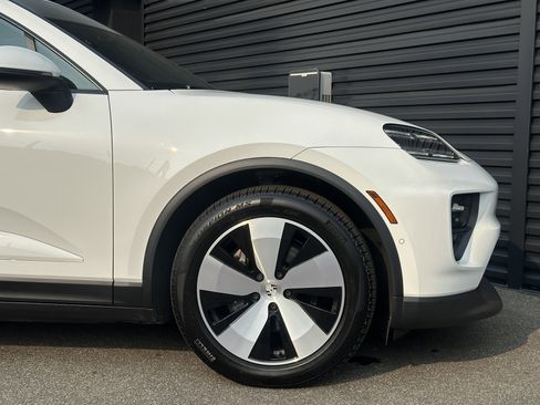 Certified 2024 Porsche Macan 4 Electric AWD/4WD image 12