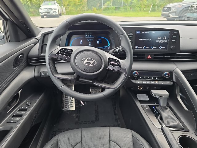 New 2026 Hyundai Elantra SEL Sport FWD image 16