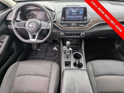 Used 2024 Nissan Altima 2.5 SV image 13