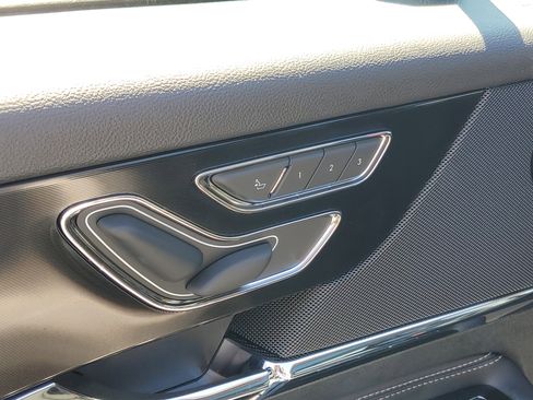 New 2025 Lincoln Corsair Reserve w/ Equipment Group 202A image 9