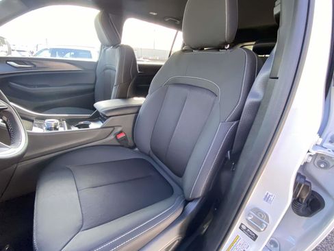 New 2025 Jeep Grand Cherokee L Laredo w/ Luxury Tech Group I image 9