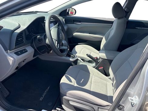 Used 2020 Hyundai Elantra SE FWD image 11