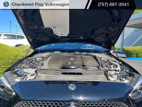 Used 2024 Mercedes-Benz C 300 4MATIC Sedan image 2