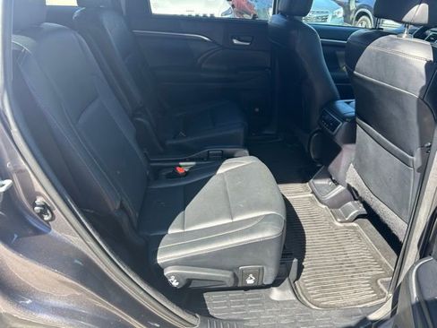 Used 2015 Toyota Highlander Limited AWD/4WD image 21
