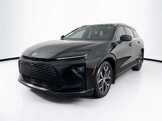 Used 2025 Toyota Crown Signia video 2