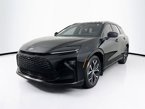 Used 2025 Toyota Crown Signia image 2