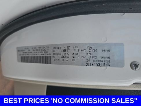 Used 2018 Chrysler Pacifica Touring-L FWD image 42
