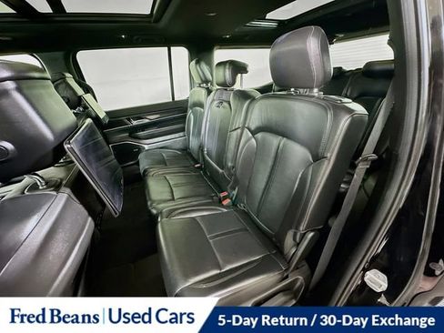 Used 2022 Jeep Wagoneer Series I w/ Premium Group I AWD/4WD image 32