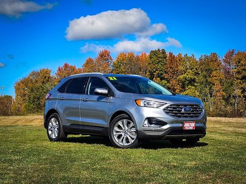 Used 2021 Ford Edge Titanium w/ Class II Trailer Tow Package image 2