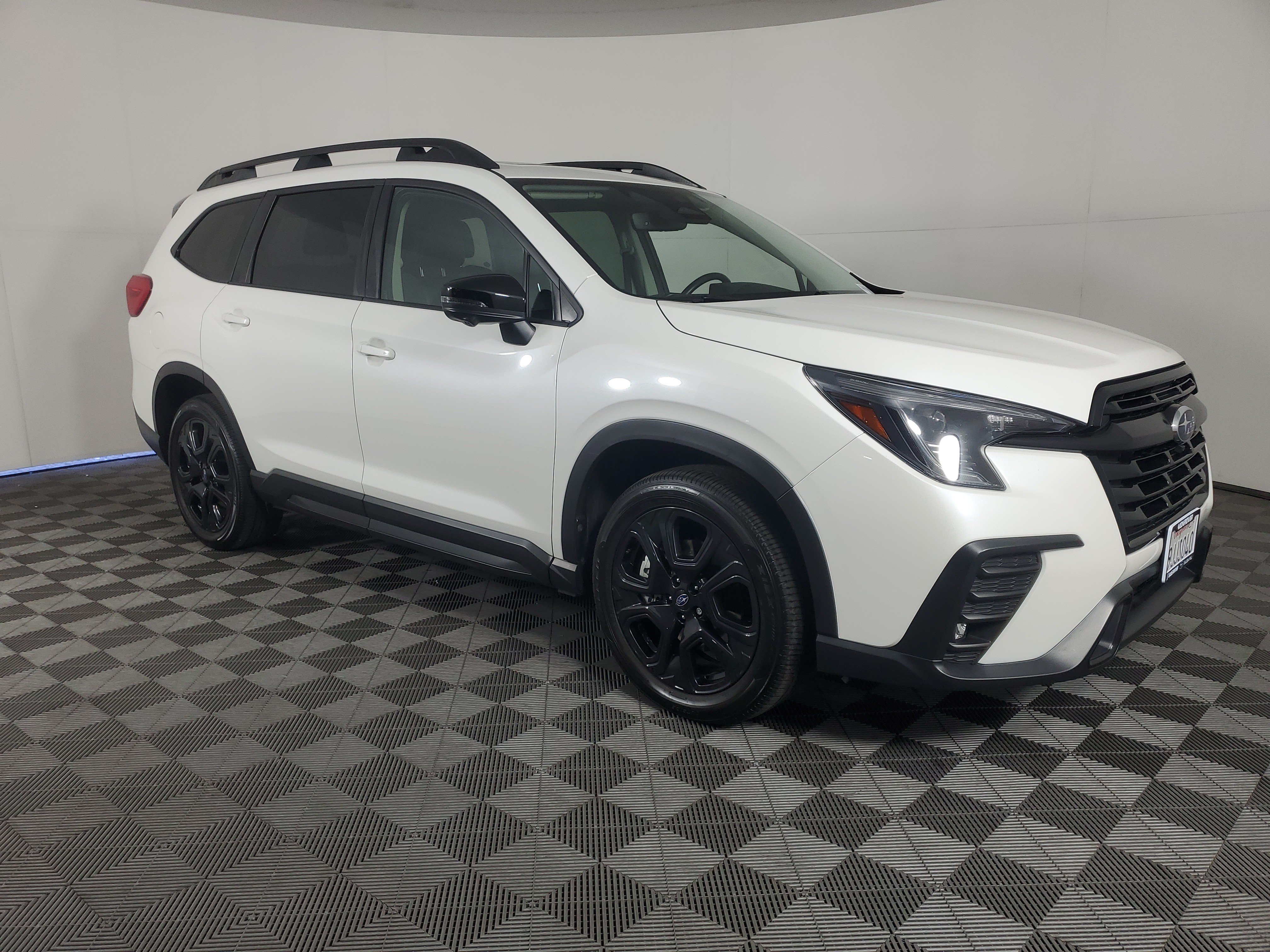 Used 2023 Subaru Ascent Onyx Edition Limited AWD/4WD image 2