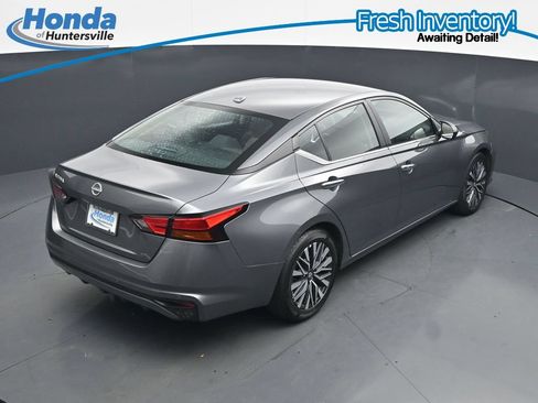 Used 2025 Nissan Altima 2.5 SV FWD image 23