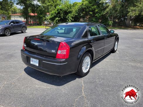 Used 2009 Chrysler 300 Touring RWD image 5