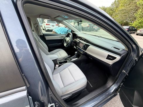 Used 2014 Toyota Corolla LE FWD image 16