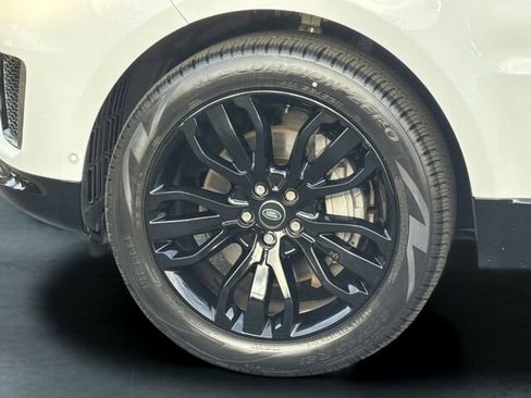 Used 2019 Land Rover Range Rover Sport HSE image 36