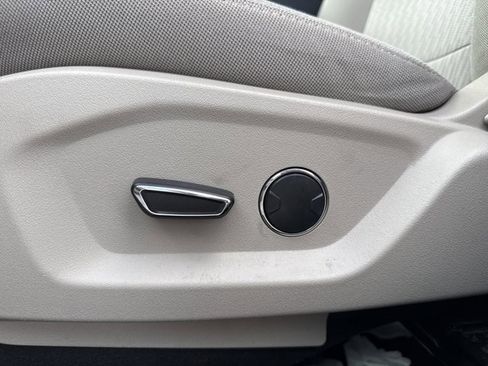 Used 2018 Ford Explorer FWD image 14