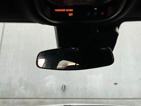 Used 2025 Buick Envista Preferred image 17