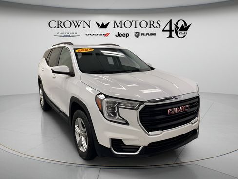 Used 2024 GMC Terrain SLE w/ Driver Convenience Package AWD/4WD image 1