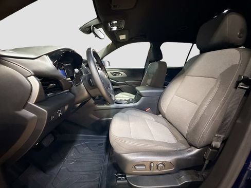 Used 2023 Chevrolet Traverse LT w/ Rear Camera Mirror Package AWD/4WD image 21