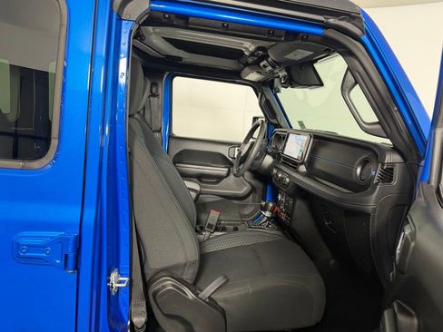 Used 2024 Jeep Wrangler Unlimited Rubicon 4xe w/ Technology Group AWD/4WD image 33