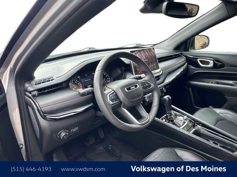 Used 2023 Jeep Compass Trailhawk image 2