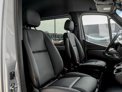 New 2025 Mercedes-Benz Sprinter 2500 image 24