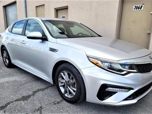 Used 2019 Kia Optima LX image 8