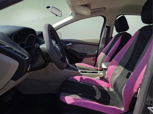 Used 2017 Ford Focus SE FWD image 21