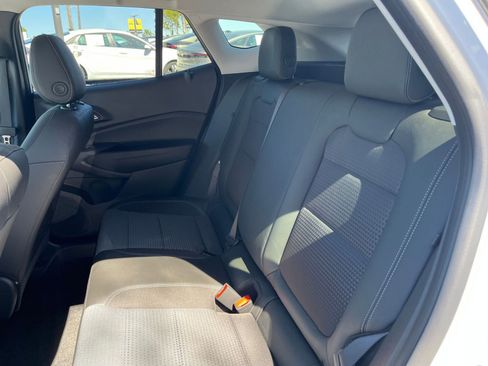 Used 2025 Chevrolet Trax LT image 27