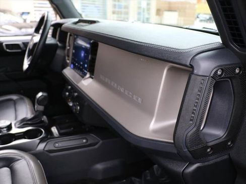 Used 2025 Ford Bronco Outer Banks image 12