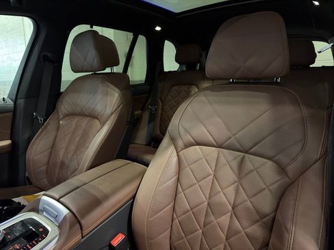 Used 2023 BMW X5 M50i w/ Executive Package image 10