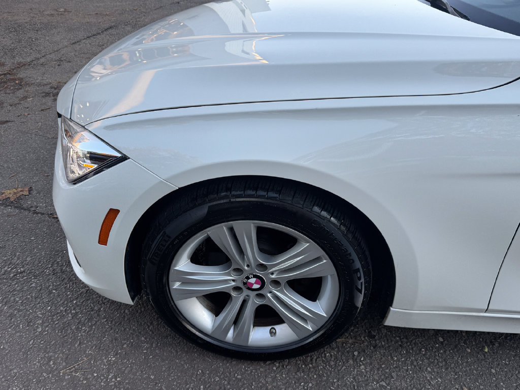 Used 2016 BMW 328i xDrive Sedan AWD/4WD image 9