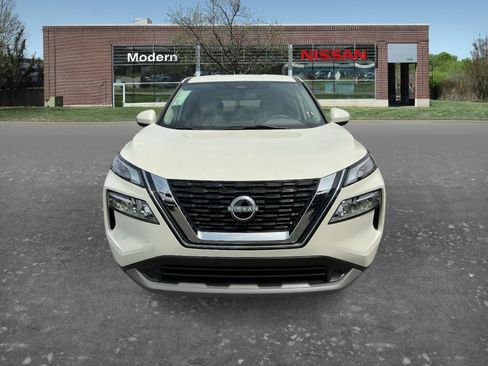 Certified 2023 Nissan Rogue SV image 5