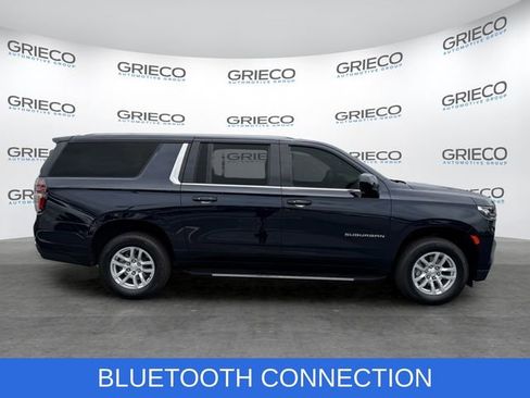 Used 2024 Chevrolet Suburban LT RWD image 8