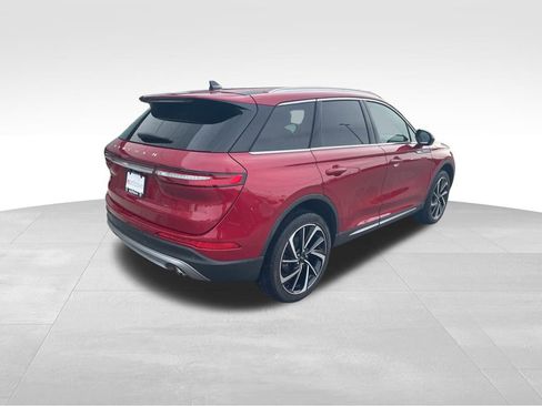 Used 2023 Lincoln Corsair Reserve w/ Rear Removable Package Tray image 8