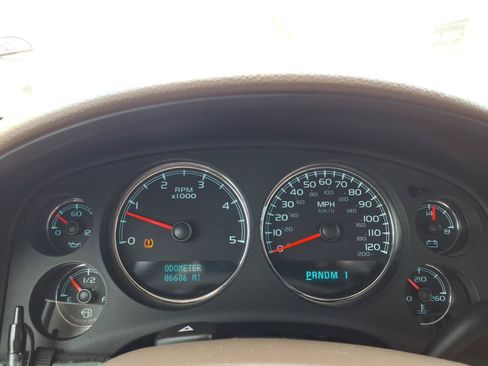 Used 2008 GMC Sierra 2500 SLT w/ Z71 Off-Road Package AWD/4WD image 25