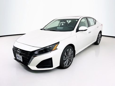 New 2025 Nissan Altima 2.5 SL image 3