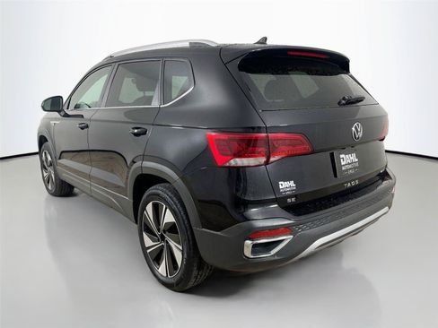 Used 2024 Volkswagen Taos SE AWD/4WD image 10