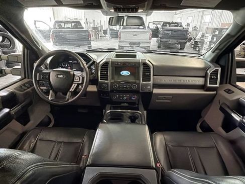 Used 2017 Ford F450 XLT w/ XLT Premium Package AWD/4WD image 10