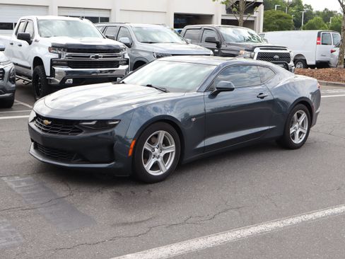 Used 2022 Chevrolet Camaro LT w/ Technology Package RWD image 16