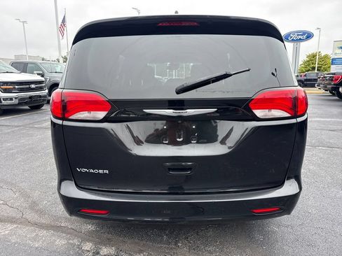 Used 2023 Chrysler Voyager LX FWD image 8