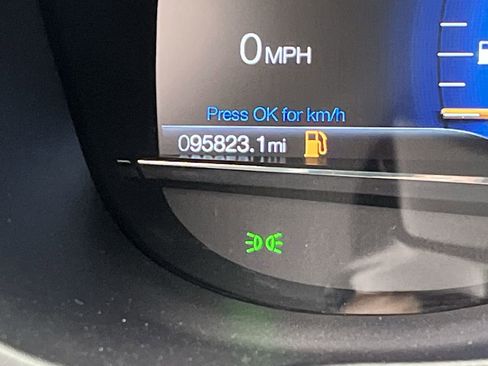 Used 2018 Ford Explorer XLT w/ Equipment Group 202A AWD/4WD image 18