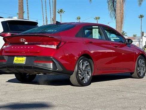 Certified 2025 Hyundai Elantra Sport image 4
