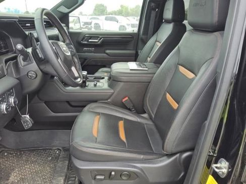 Used 2023 GMC Sierra 1500 AT4 w/ AT4 Premium Package AWD/4WD image 4