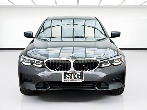 Used 2022 BMW 330i Sedan w/ Driving Assistance Package image 2