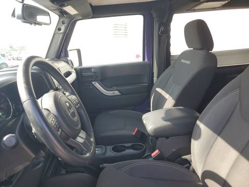 Used 2017 Jeep Wrangler Sahara w/ Connectivity Group AWD/4WD image 11