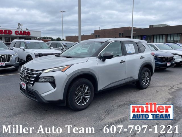 Used 2024 Nissan Rogue S AWD/4WD image 1